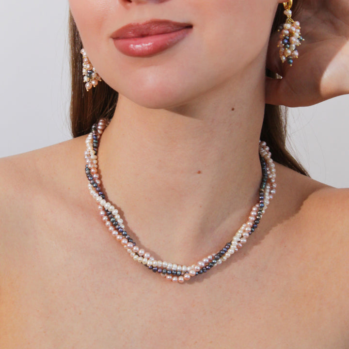 "Graces" Pearl Necklace