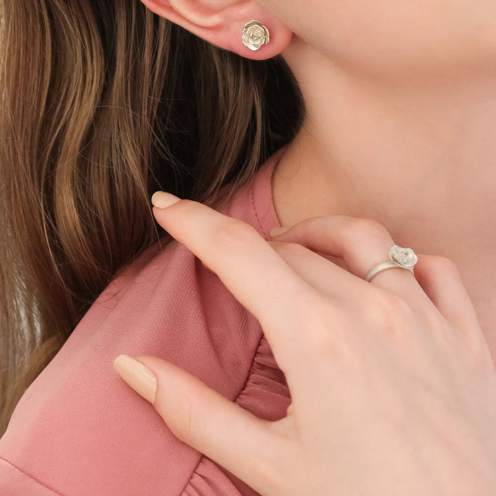 White Rose Ring